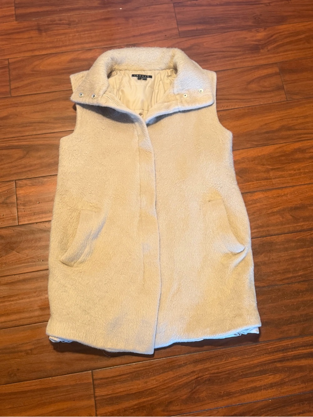 Theory Cream Sleeveless Fleece Vest - Picture 4 of 7